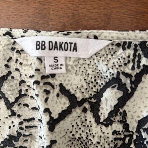BB DAKOTA Women's Snake The Cake Satin Bodysuit Size Small Snakeskin Print - Picture 6 of 15